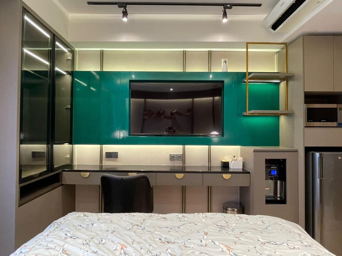 Gold Coast Apartemen Pik By Dluxx Giacarta Esterno foto