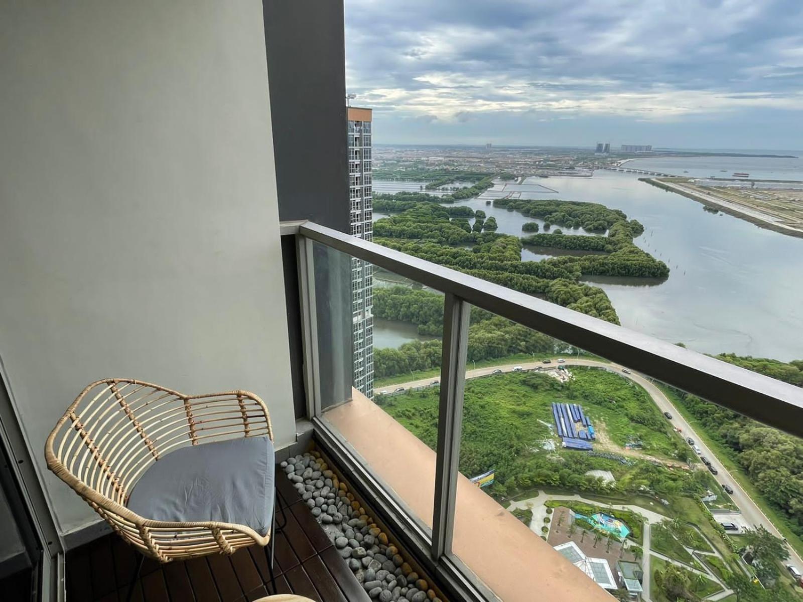 Gold Coast Apartemen Pik By Dluxx Giacarta Esterno foto